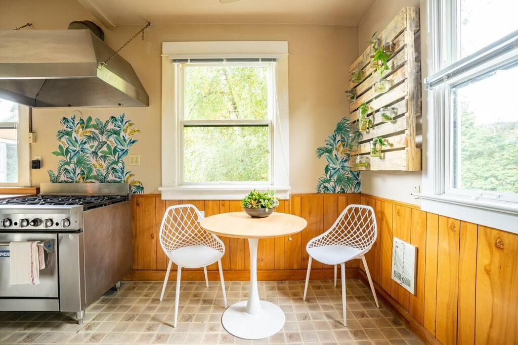 سياتل Charming 1Bd Suite In Capitol Hill - Foxglove Inn المظهر الخارجي الصورة