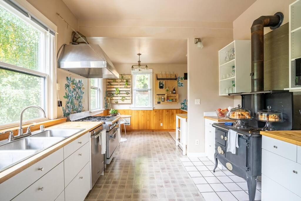 سياتل Charming 1Bd Suite In Capitol Hill - Foxglove Inn المظهر الخارجي الصورة