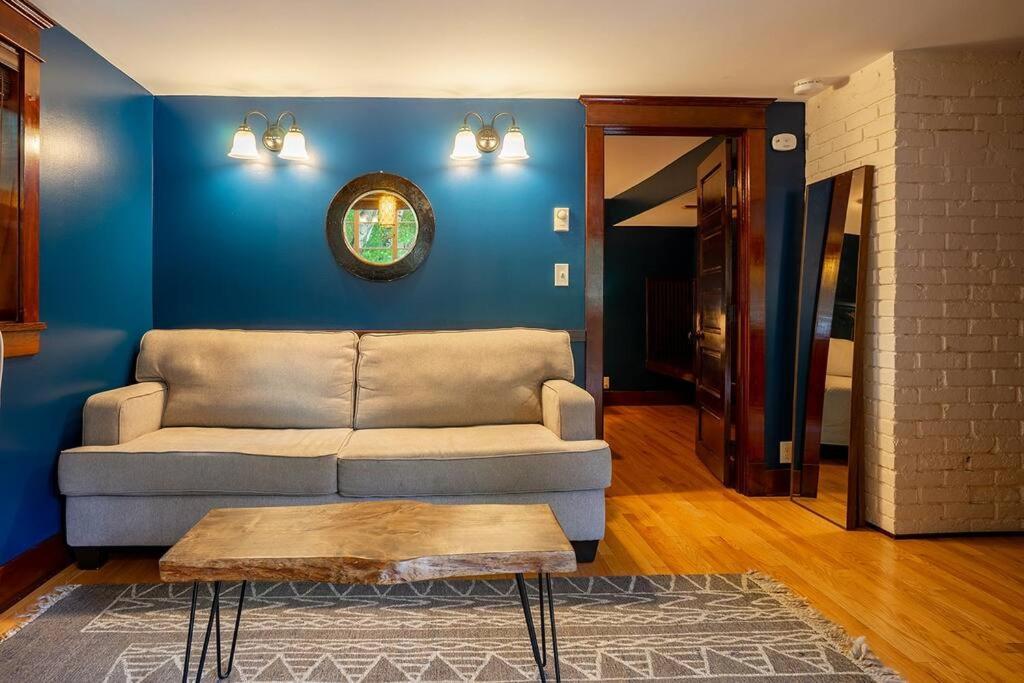 سياتل Charming 1Bd Suite In Capitol Hill - Foxglove Inn المظهر الخارجي الصورة