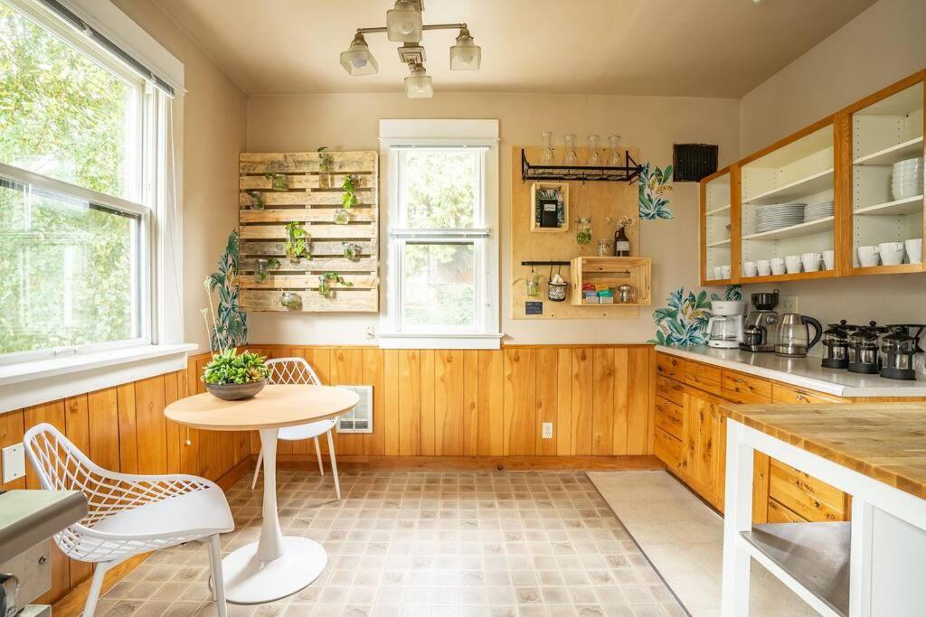 سياتل Charming 1Bd Suite In Capitol Hill - Foxglove Inn المظهر الخارجي الصورة